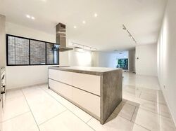 Garden Apartment (D10), Apartment #594177941